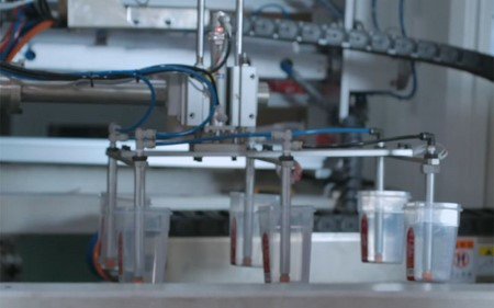 Высокоскоростная полностью автоматизированная машина для литья под давлением